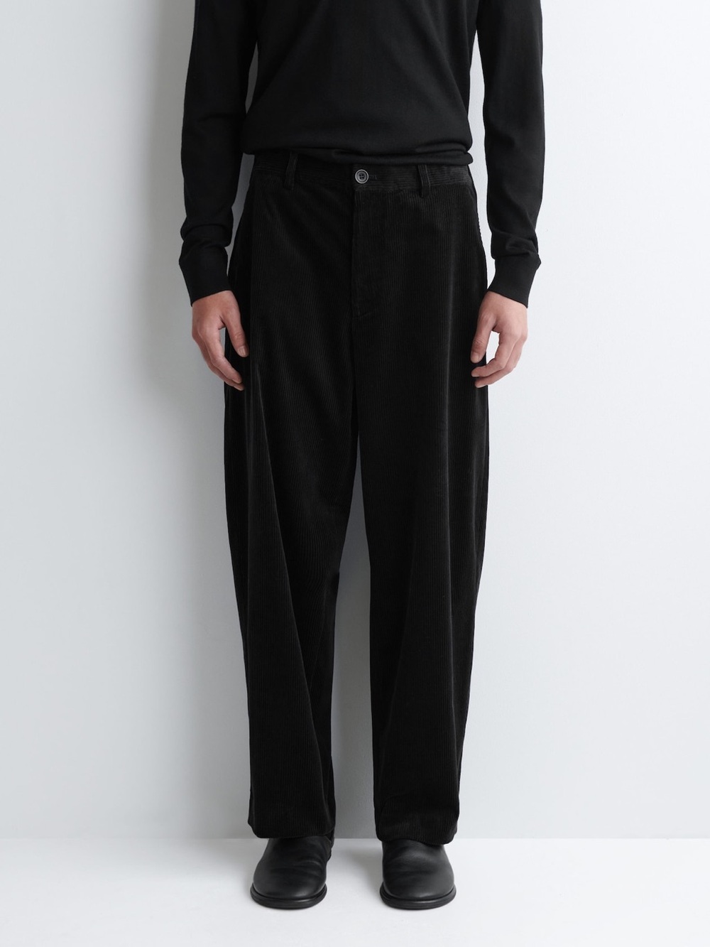 COS Men’s Corduroy Relaxed Fit Taper Trousers Bottoms Straight Leg Black